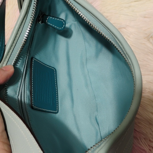 Authentic Coach Y2K Small Blue Pebbled Leather Shoulder Bag - Picture 9 of 16